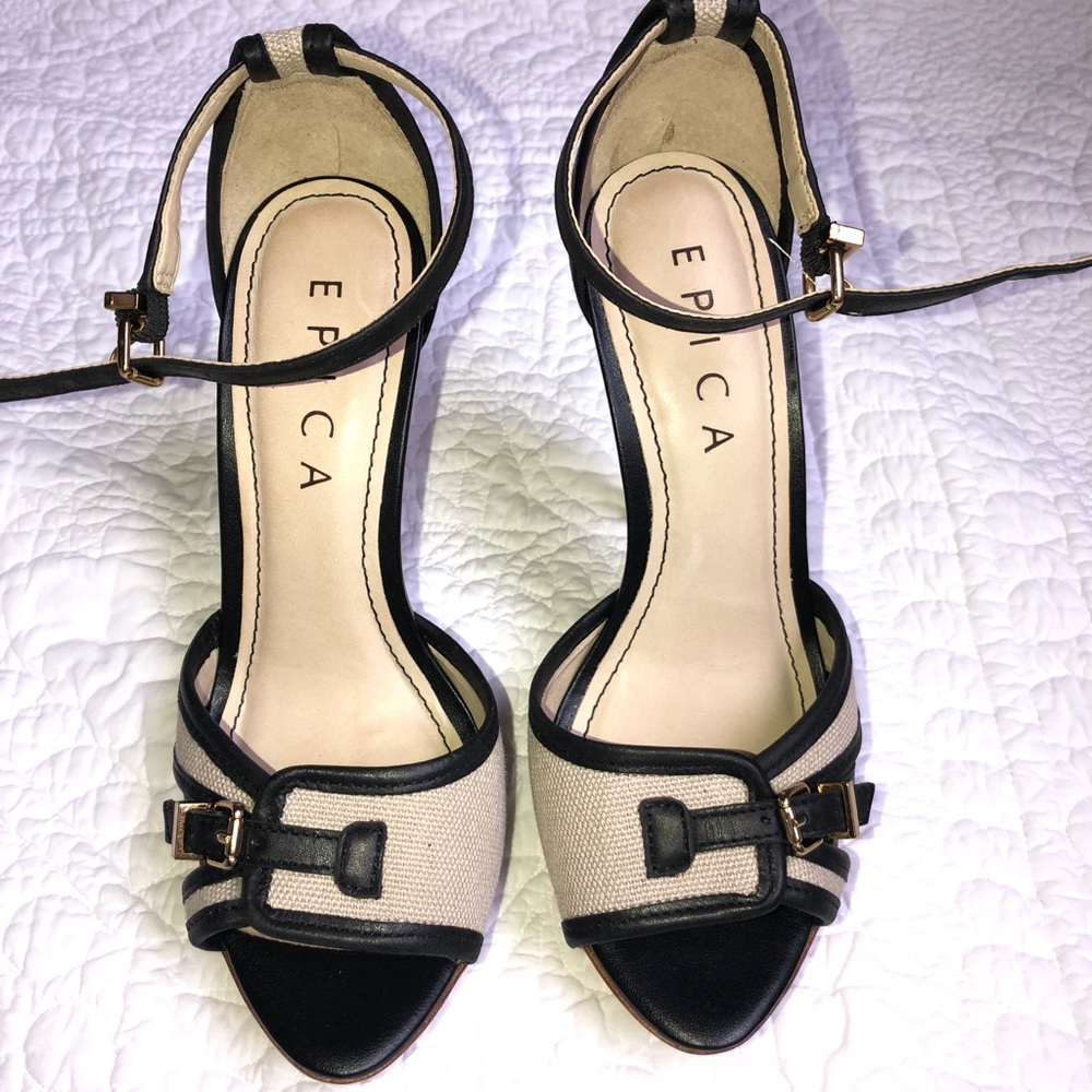 Feminine linen & leather pump with platform